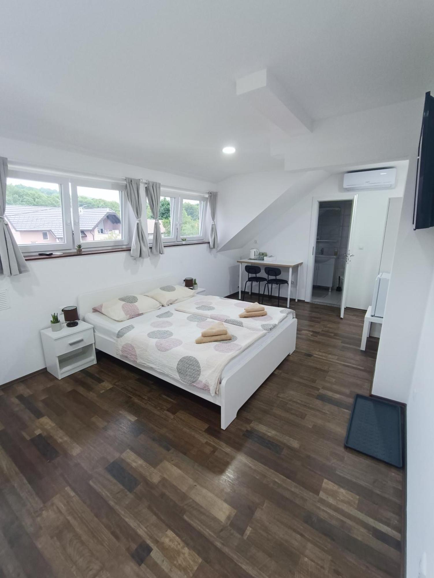 House Mesic Apartment Смолянац Стая снимка