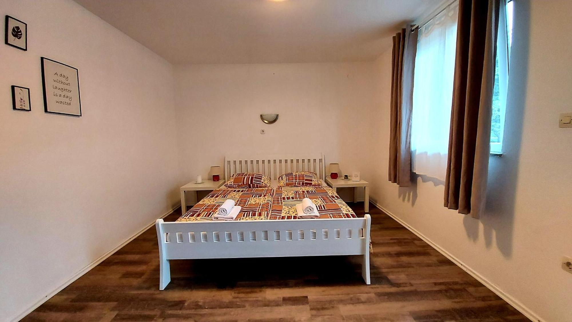 House Mesic Apartment Смолянац Стая снимка